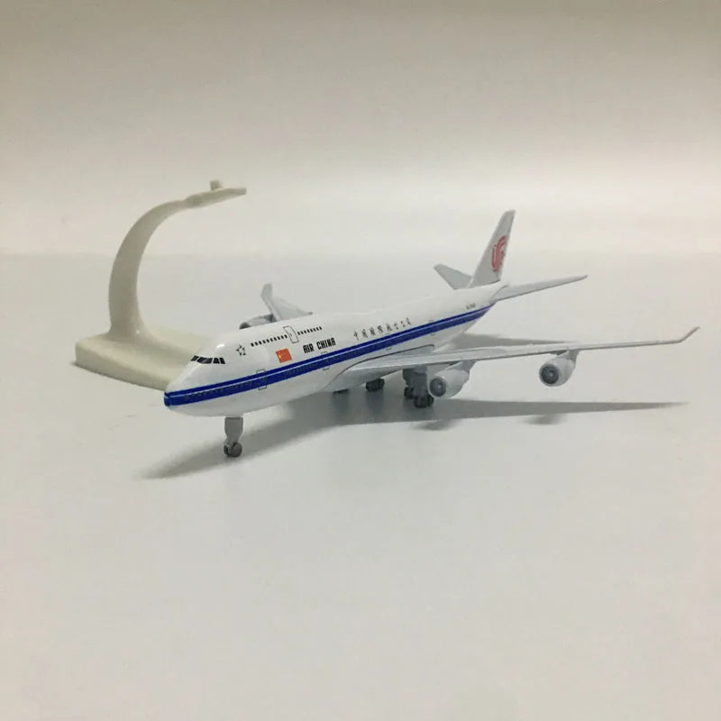 JASON TUTU 20cm Model Aircraft 1:300 scale Diecast