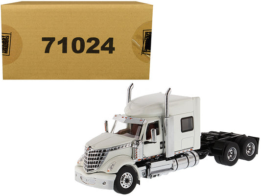 International LoneStar Sleeper Cab Truck Tractor White 1/50 Diecast
