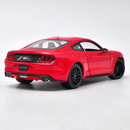 1:24 Ford Mustang GT 2015 – Diecast Collector Model