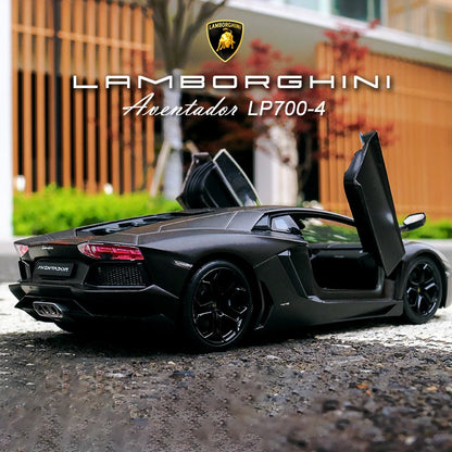 WELLY 1:24 Lamborghini Aventador LP700-4 Diecast Model Car – Alloy Metal Collectible