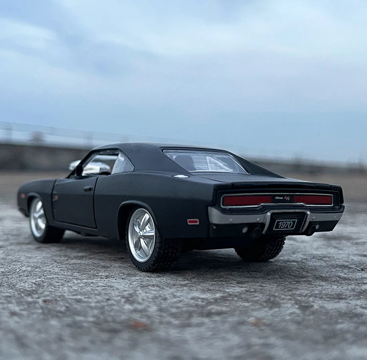 1970 Dodge Charger R/T Diecast Model Car – 1:32 Scale with Sound, Light & Pull-Back Action