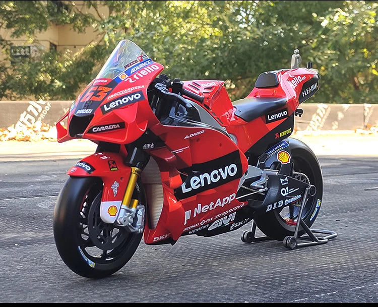 Maisto 1:6 Ducati Desmosedici GP #63 Diecast Motorcycle Model