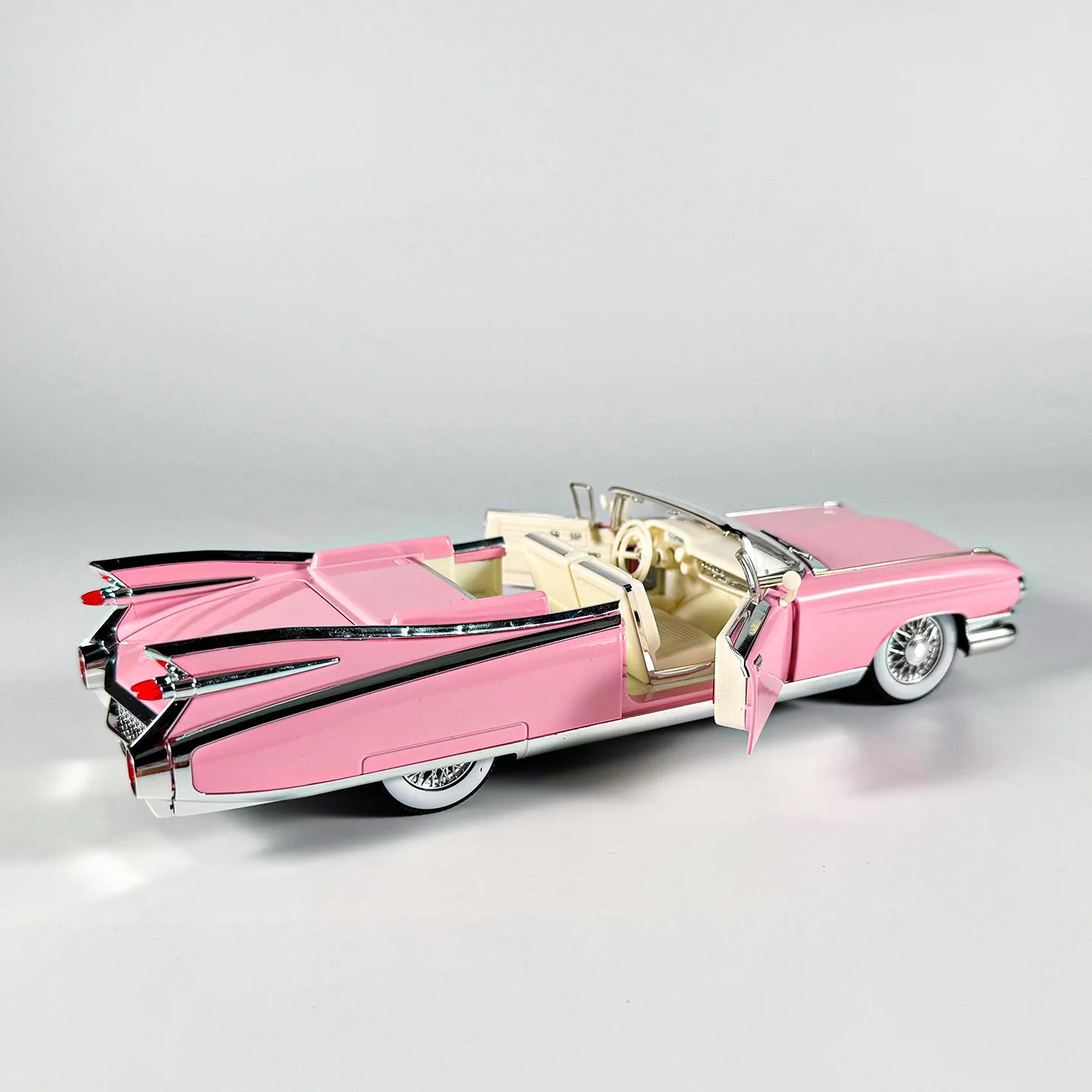 1:24 Retro Luxury Convertible Sports Car Diecast Model