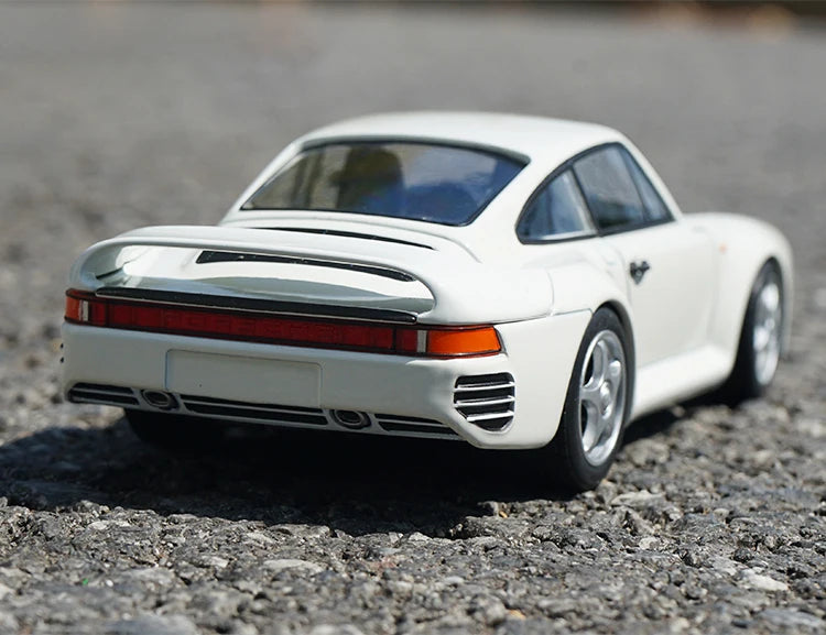 Porsche 959 Diecast Car Model by WELLY
