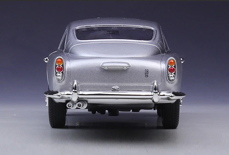 WELLY 1:24 Aston Martin DB5 Alloy Car Diecasts & Toy Vehicles Car Model Miniature Scale Model Car Toy For Children