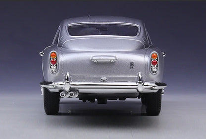 WELLY 1:24 Aston Martin DB5 Alloy Car Diecasts & Toy Vehicles Car Model Miniature Scale Model Car Toy For Children