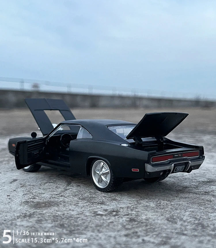1970 Dodge Charger R/T Diecast Model Car – 1:32 Scale with Sound, Light & Pull-Back Action