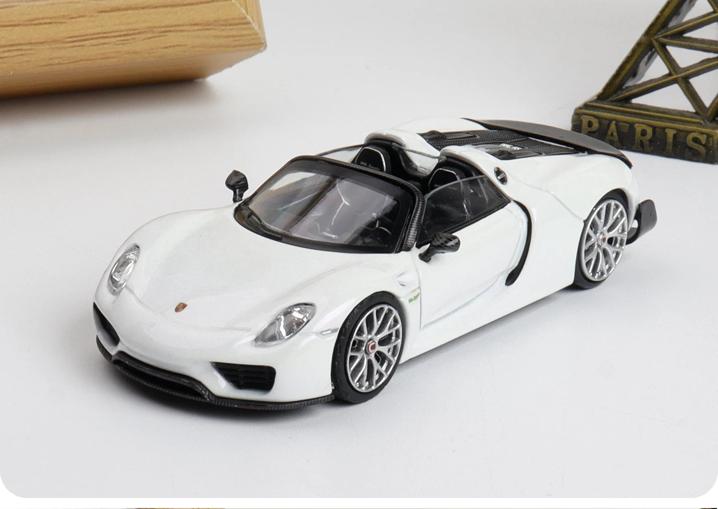 TOP LUX 1:64 Porsche 918 Spyder Diecast Model Car by WELLY