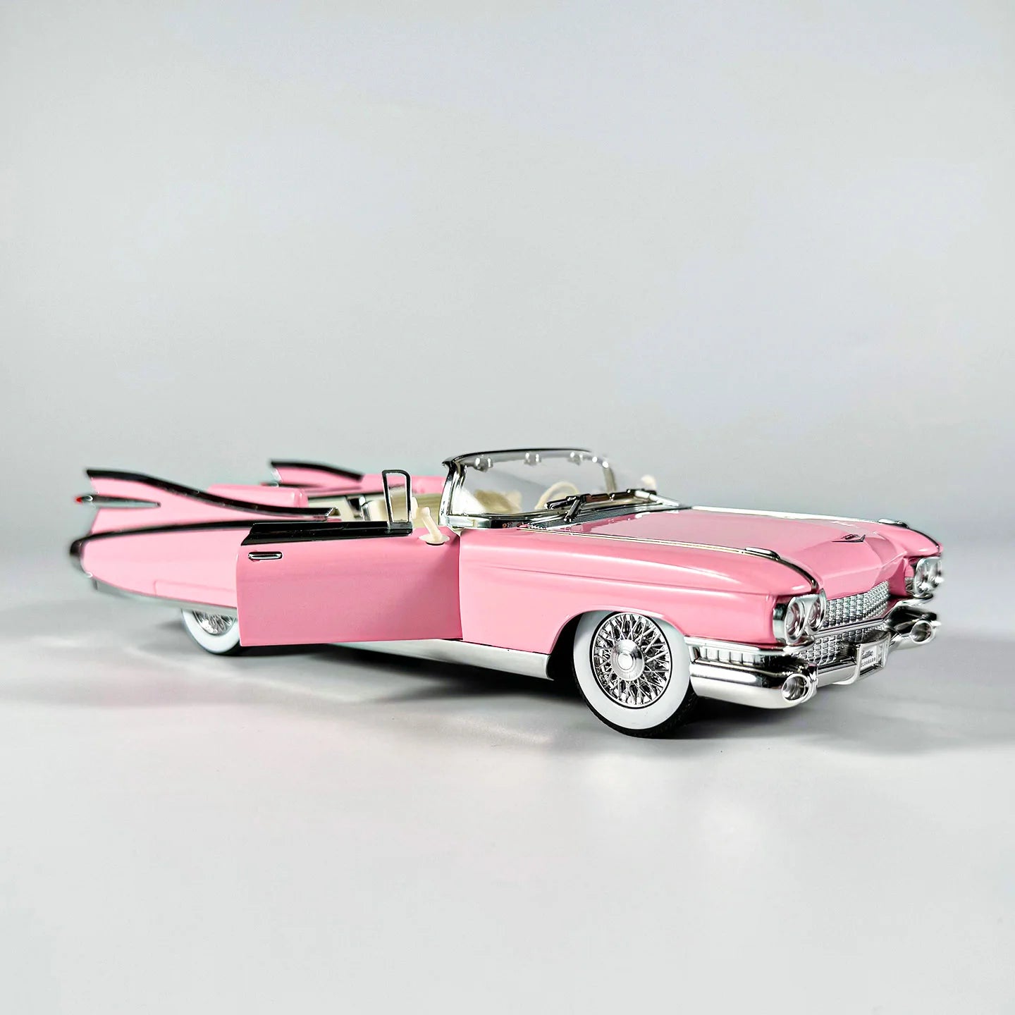 1:24 Retro Luxury Convertible Sports Car Diecast Model