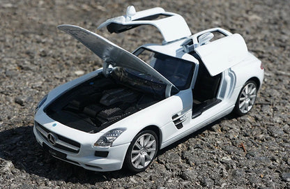 WELLY 1:24 Mercedes-Benz SLS AMG Diecast Model Car