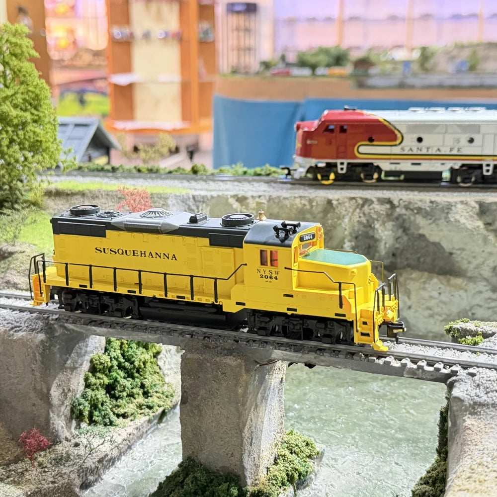 HO 1/87 Model Train GP-20 Diesel Electric Locomotive