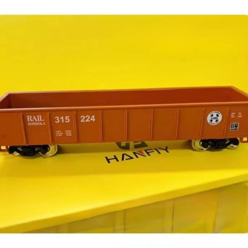 HO Scale 1:87 Electric Model Train Set with Locomotive, Carriages and Track