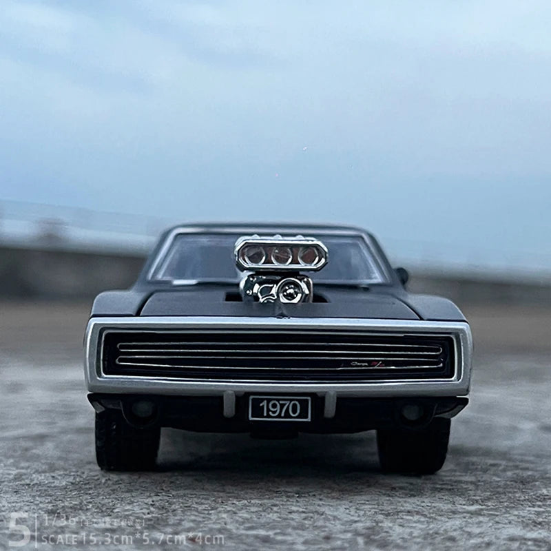 1970 Dodge Charger R/T Diecast Model Car – 1:32 Scale with Sound, Light & Pull-Back Action