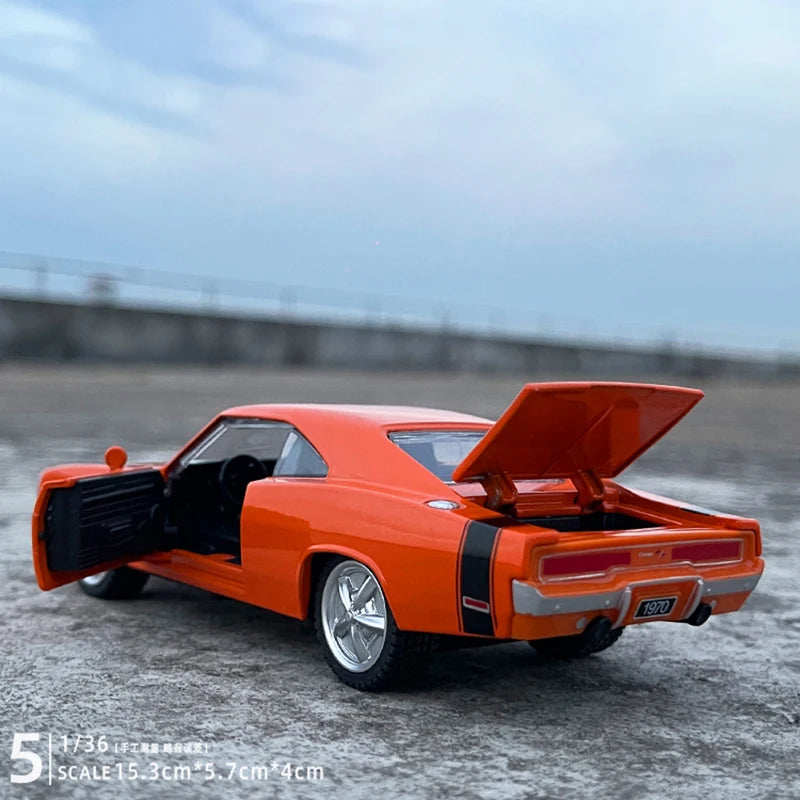 1970 Dodge Charger R/T Diecast Model Car – 1:32 Scale with Sound, Light & Pull-Back Action