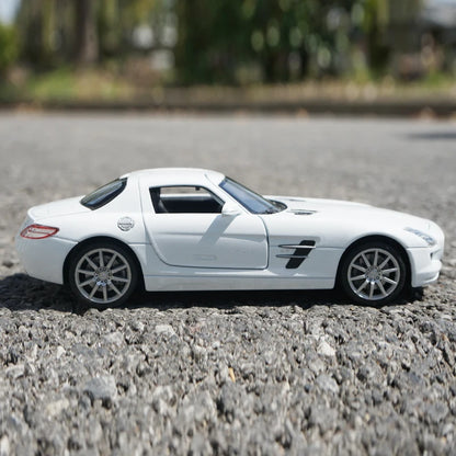 WELLY 1:24 Mercedes-Benz SLS AMG Diecast Model Car