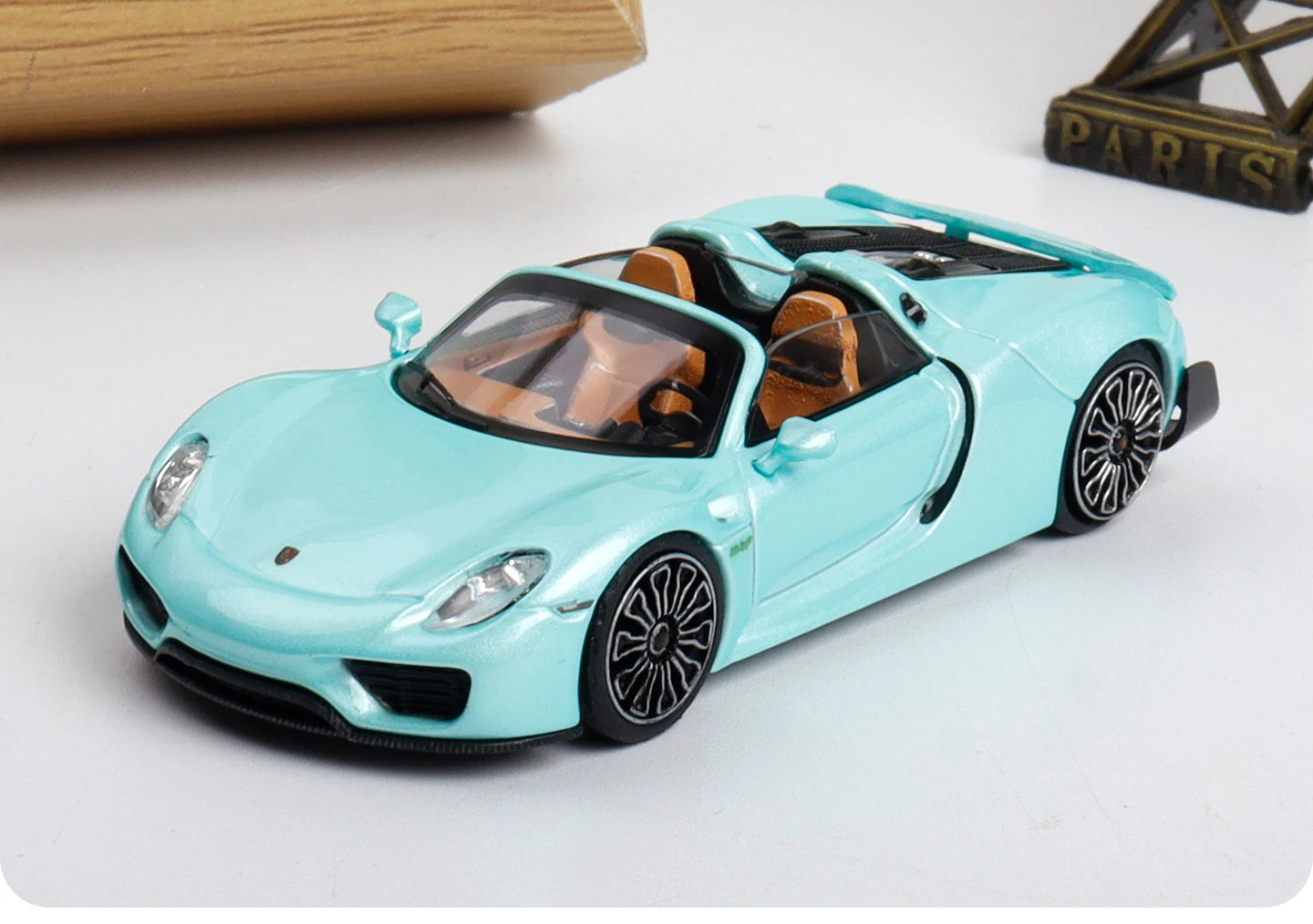 TOP LUX 1:64 Porsche 918 Spyder Diecast Model Car by WELLY