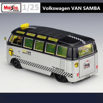 Maisto 1:24 Volkswagen Samba Bus Diecast Model