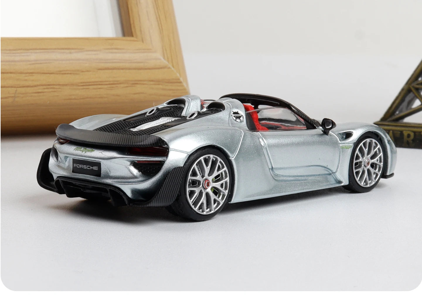 TOP LUX 1:64 Porsche 918 Spyder Diecast Model Car by WELLY