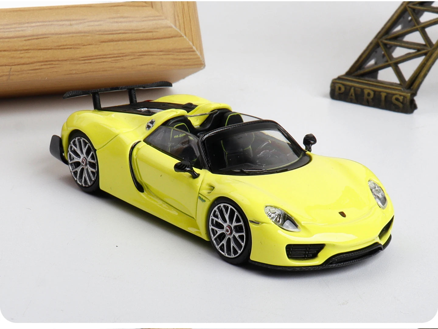 TOP LUX 1:64 Porsche 918 Spyder Diecast Model Car by WELLY