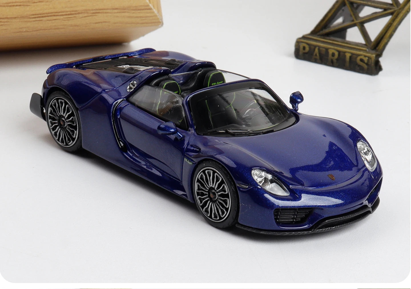 TOP LUX 1:64 Porsche 918 Spyder Diecast Model Car by WELLY